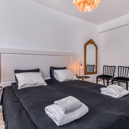 66 Apartment - Stylish Two Bedroom In Lozenets District By Flat Mаnager Софія Екстер'єр фото
